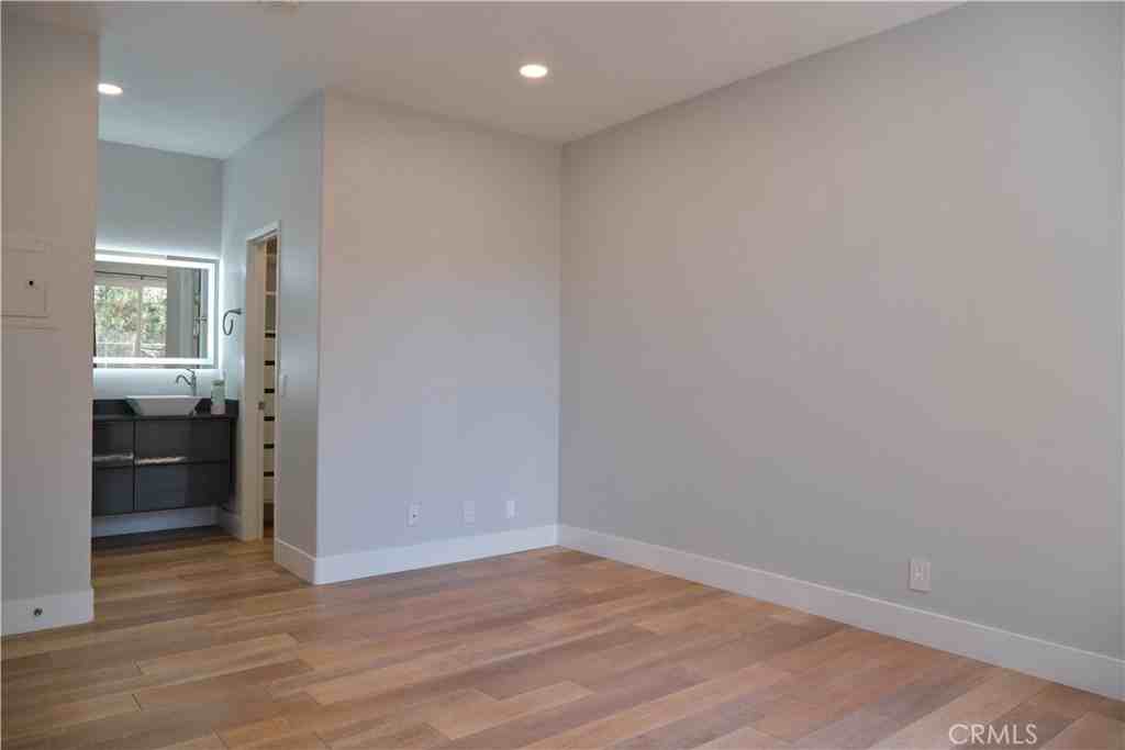 3902 Orangewood - Photo 7 of 16