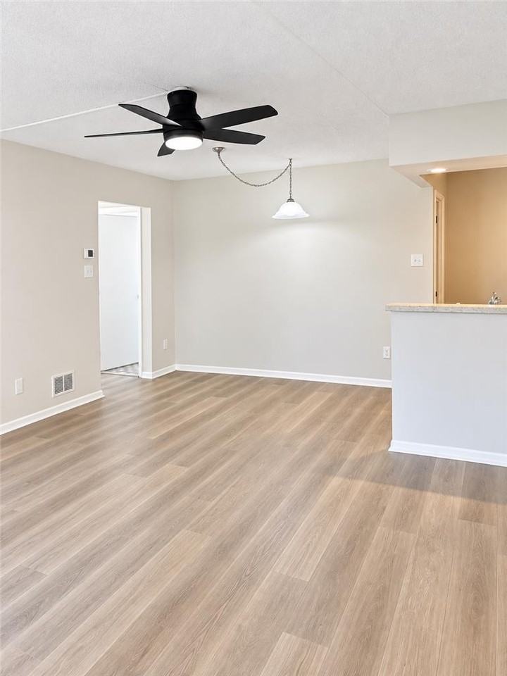 2677 Rolling Green Dr ##677 - Photo 3 of 13