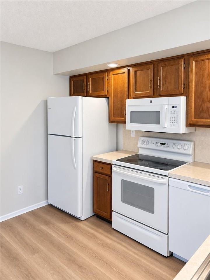 2677 Rolling Green Dr ##677 - Photo 5 of 13