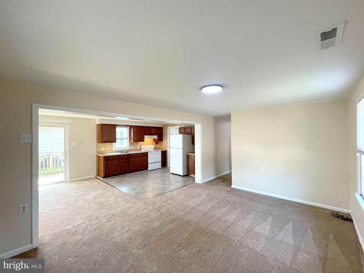 21349 Brighton Ave - Photo 3 of 22
