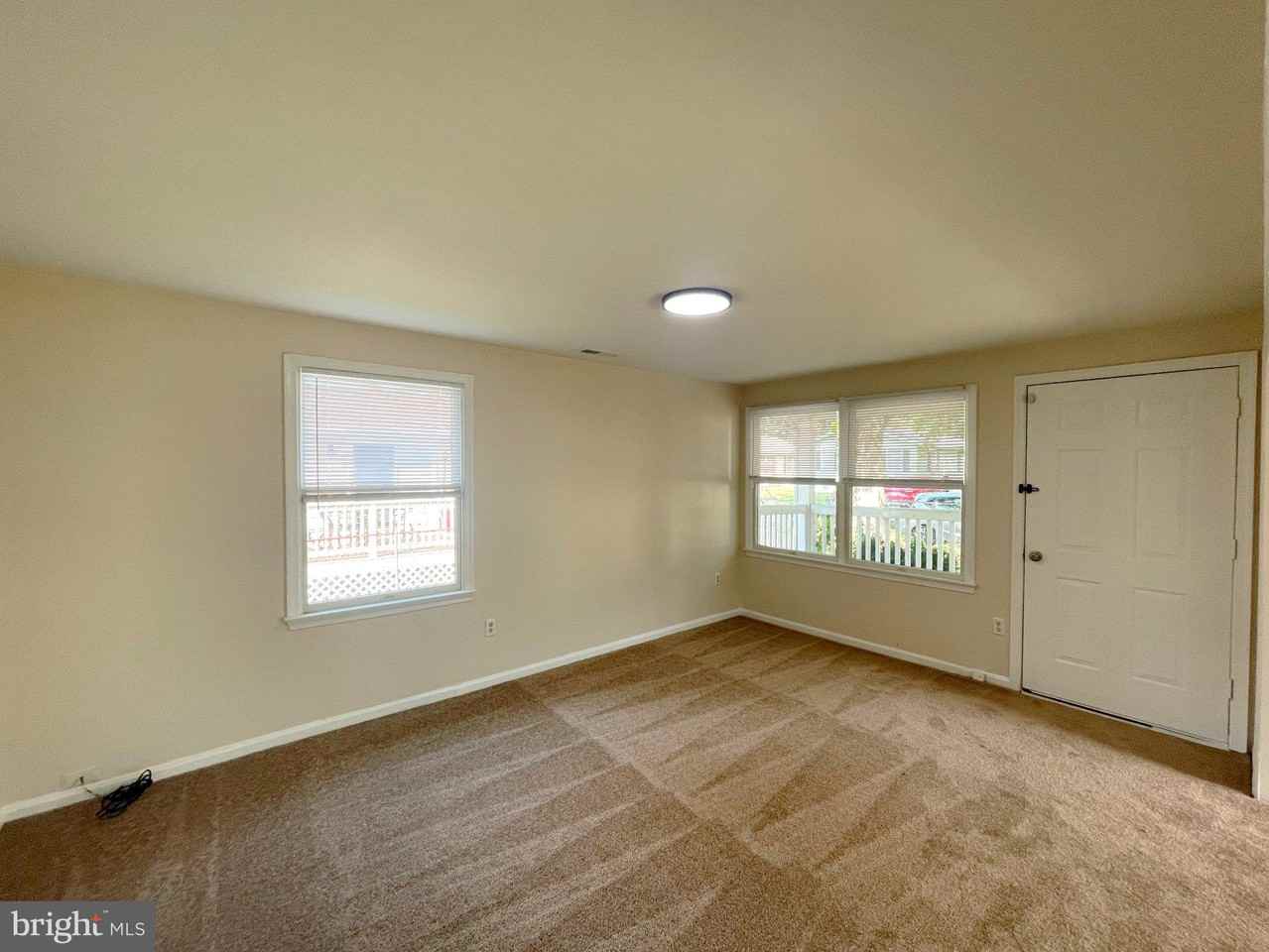 21349 Brighton Ave - Photo 4 of 22