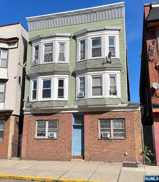 760 Harrison Ave ##3