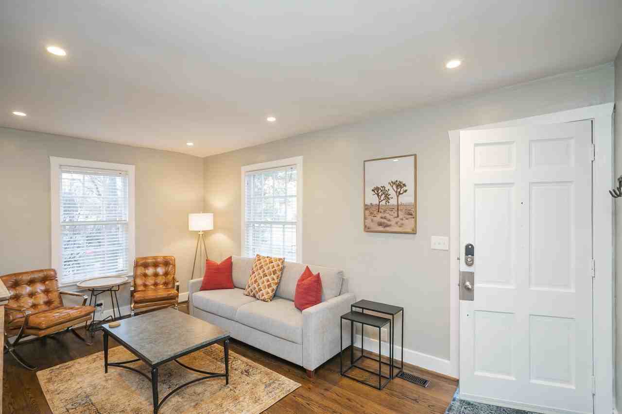 207 Chapel Ave - Photo 7 of 33