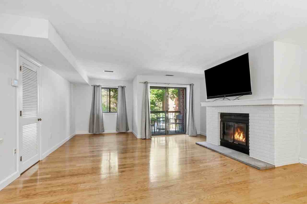 666 Main St - Photo 3 of 27