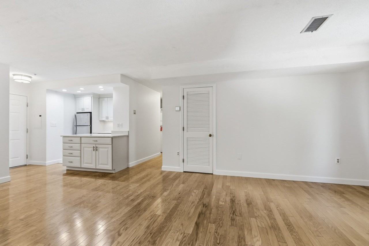 666 Main St - Photo 6 of 27