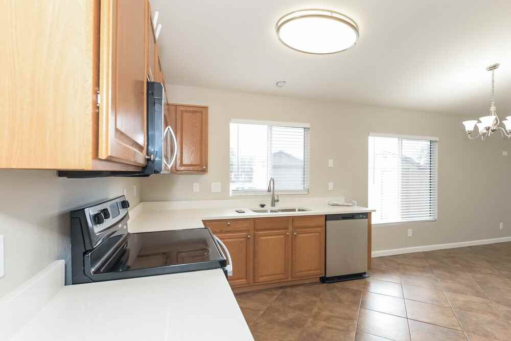 11509 W Shaw Butte Dr - Photo 7 of 16