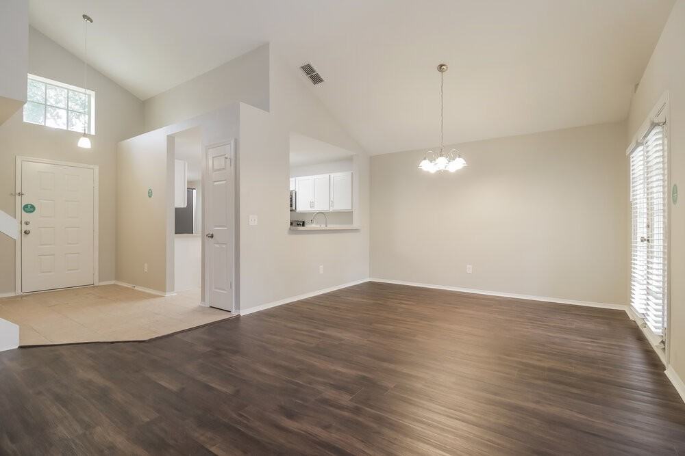 766 Meadowside Ct - Photo 5 of 17