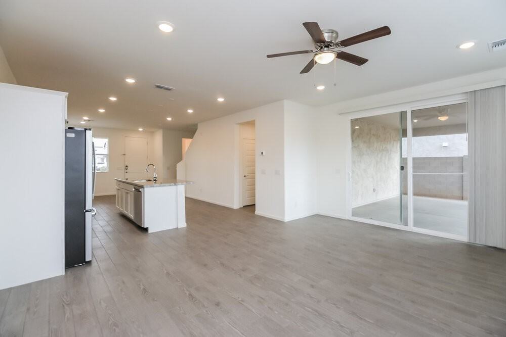 2055 S Saguaro Dr - Photo 5 of 17