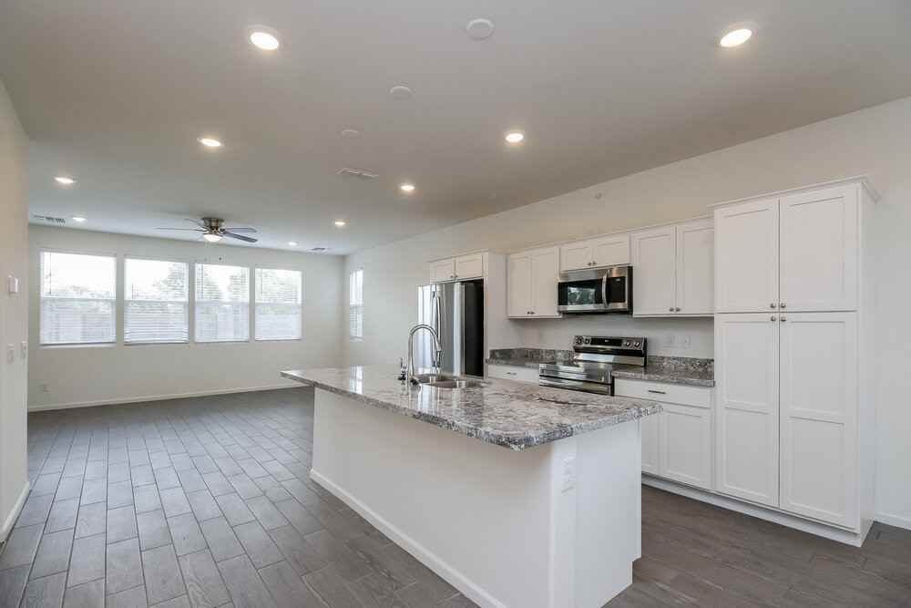 2055 S Saguaro Dr - Photo 7 of 17