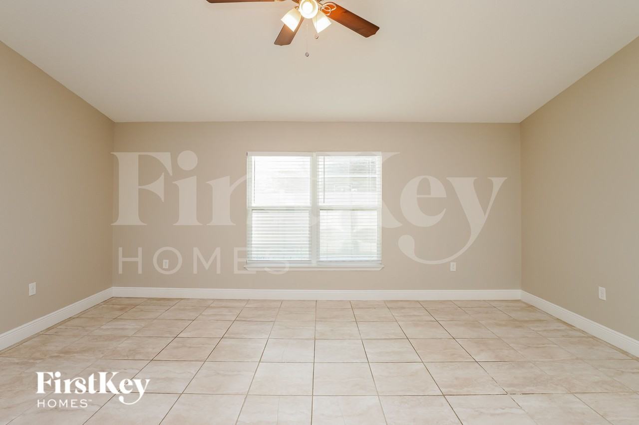 368 Camellia Ct - Photo 3 of 16
