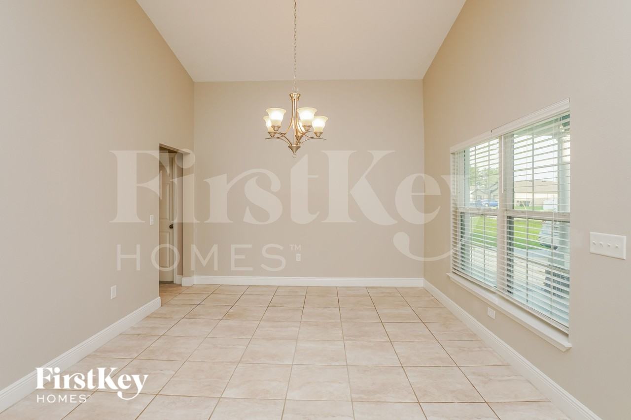 368 Camellia Ct - Photo 5 of 16