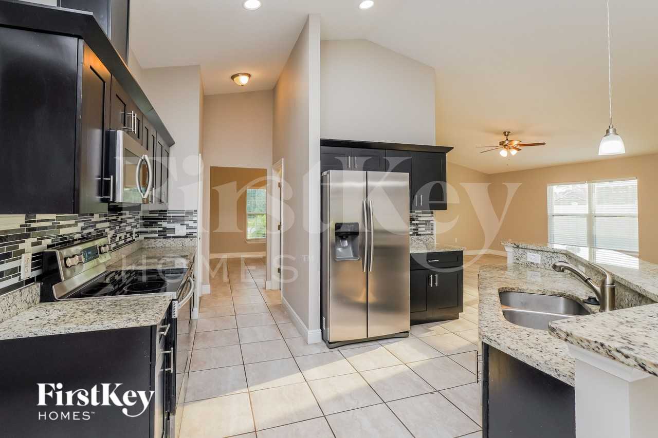 368 Camellia Ct - Photo 6 of 16