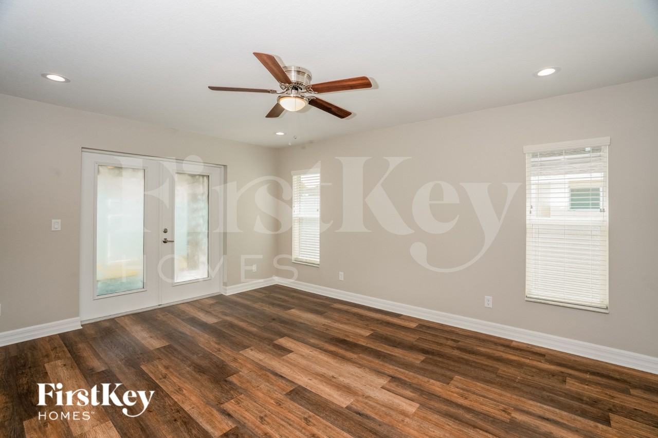6901 Jarvis Rd - Photo 3 of 16