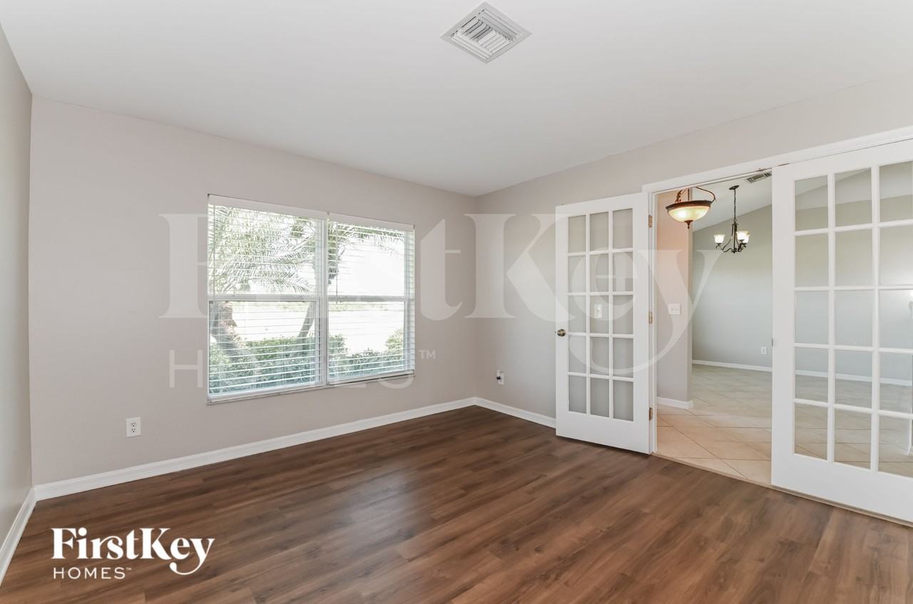4125 Ne 9th Pl - Photo 3 of 17