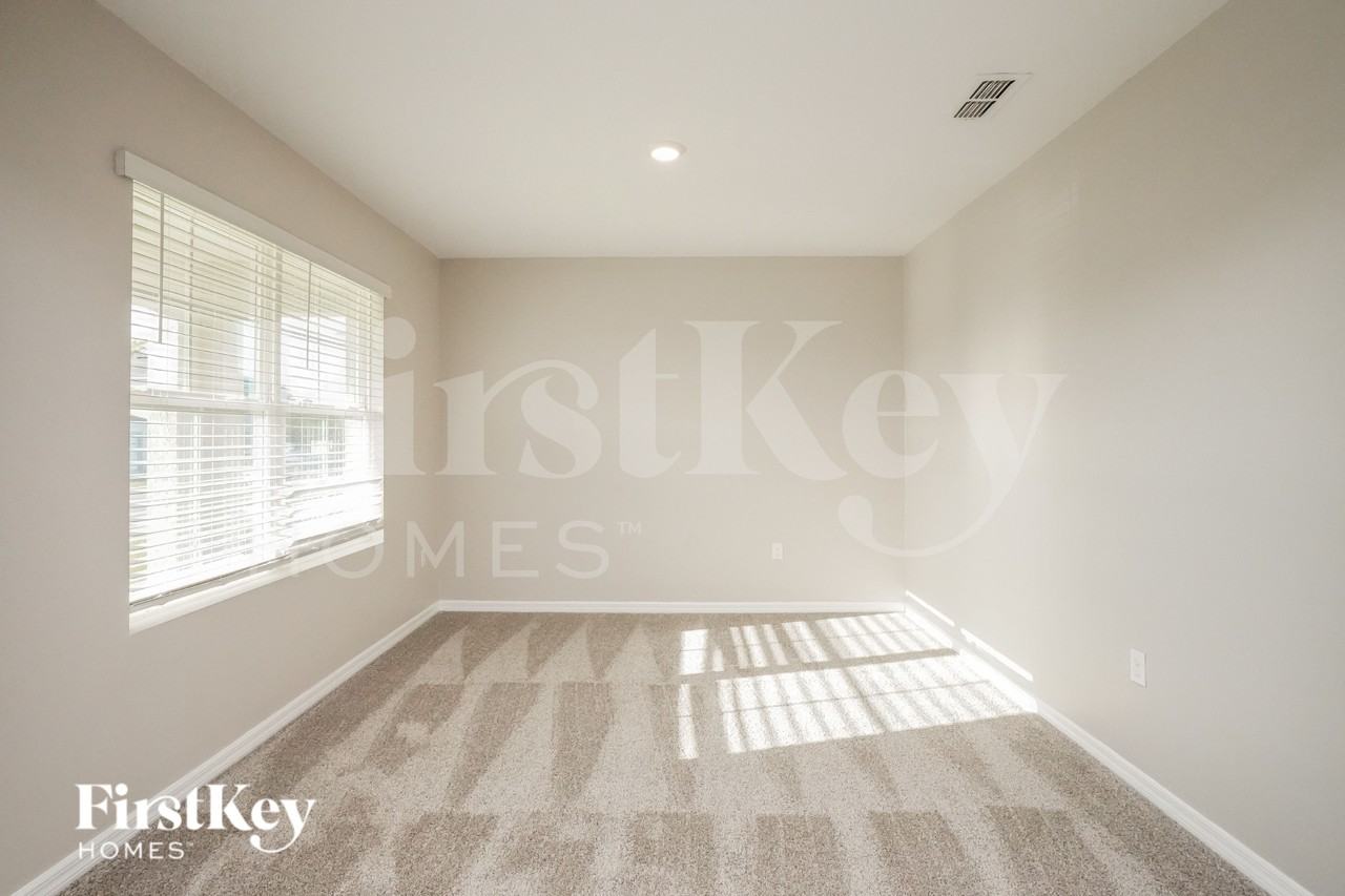 623 Autumn Stream Dr - Photo 5 of 16