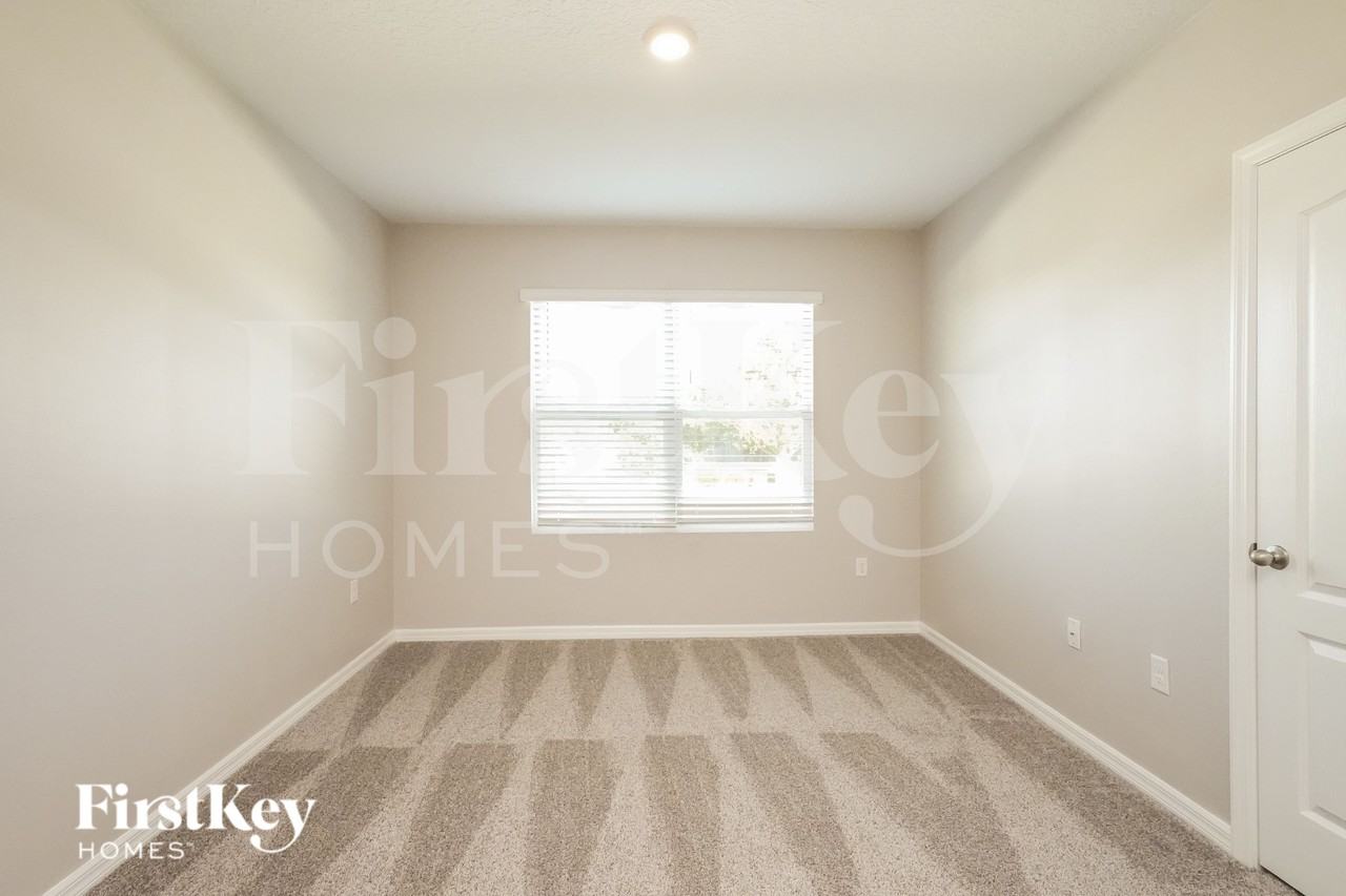 623 Autumn Stream Dr - Photo 6 of 16