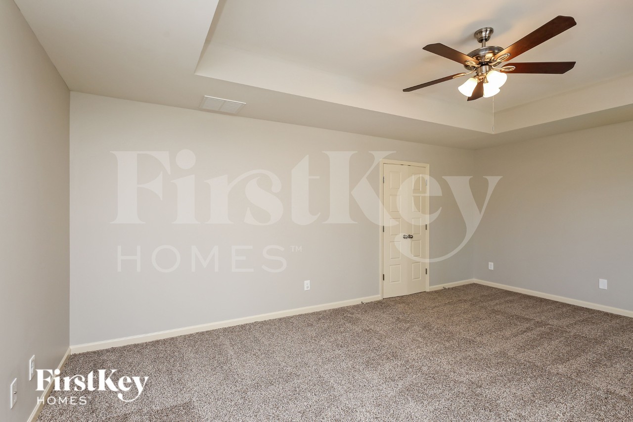 835 Sassafras Ln - Photo 7 of 15