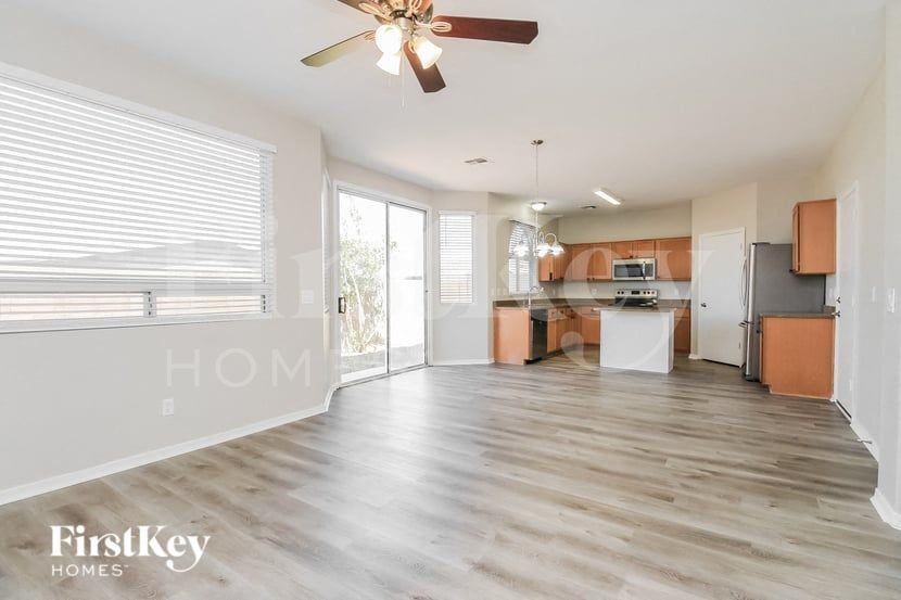40556 N Domiano St - Photo 2 of 15