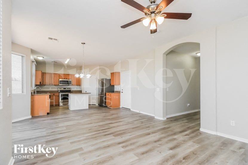 40556 N Domiano St - Photo 3 of 15