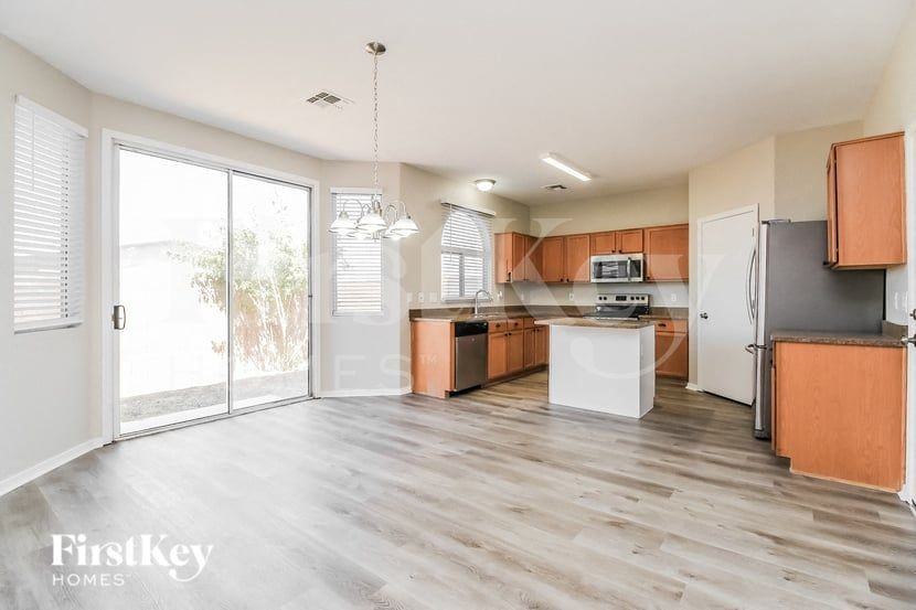 40556 N Domiano St - Photo 5 of 15