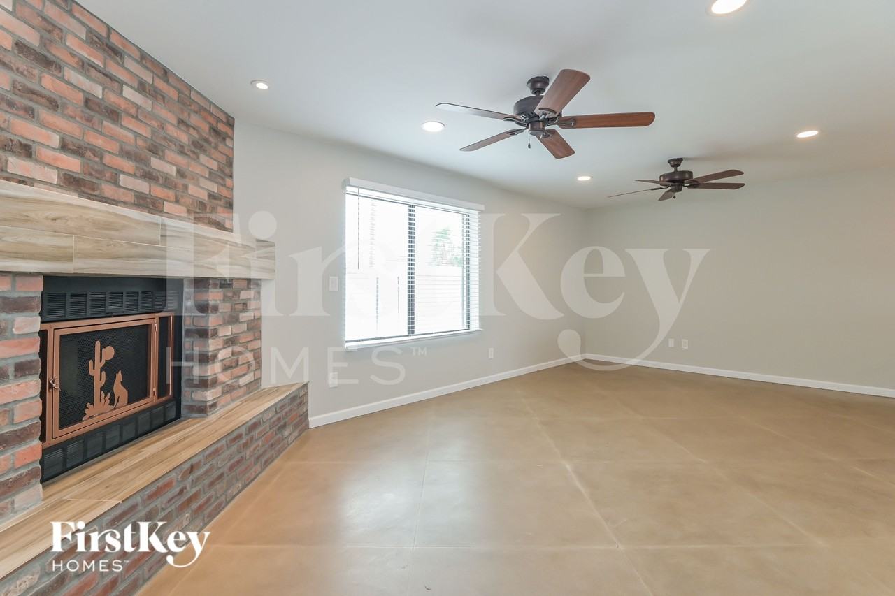 3656 E Sylvane St - Photo 7 of 15