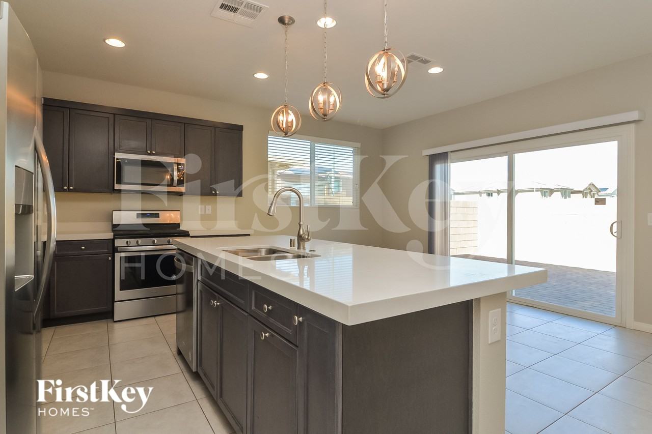 5628 Salt Rock St - Photo 7 of 15