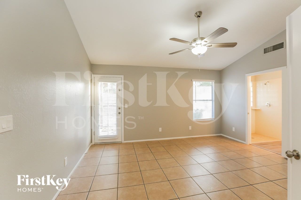 7520 W San Juan Ave - Photo 7 of 15