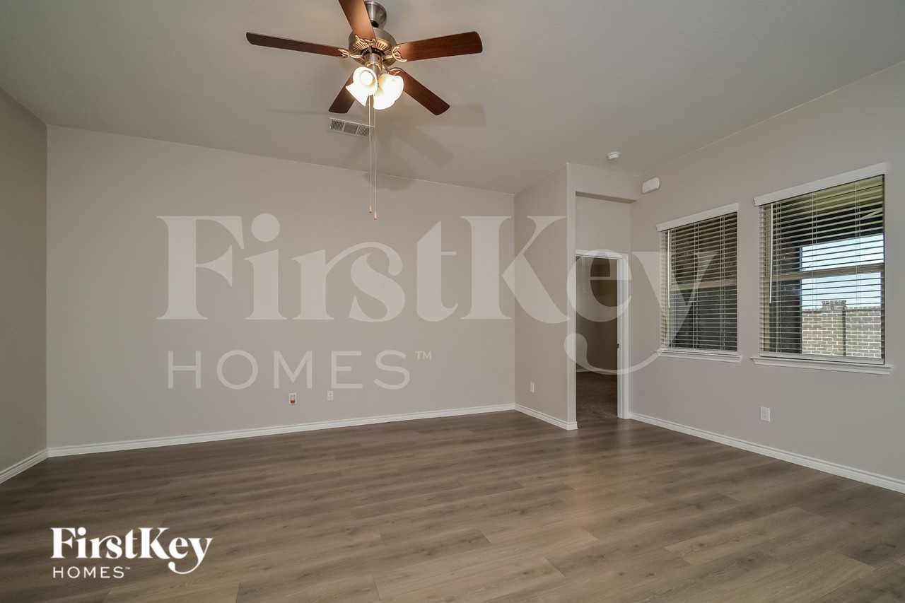 4217 Agatha Ln - Photo 4 of 16