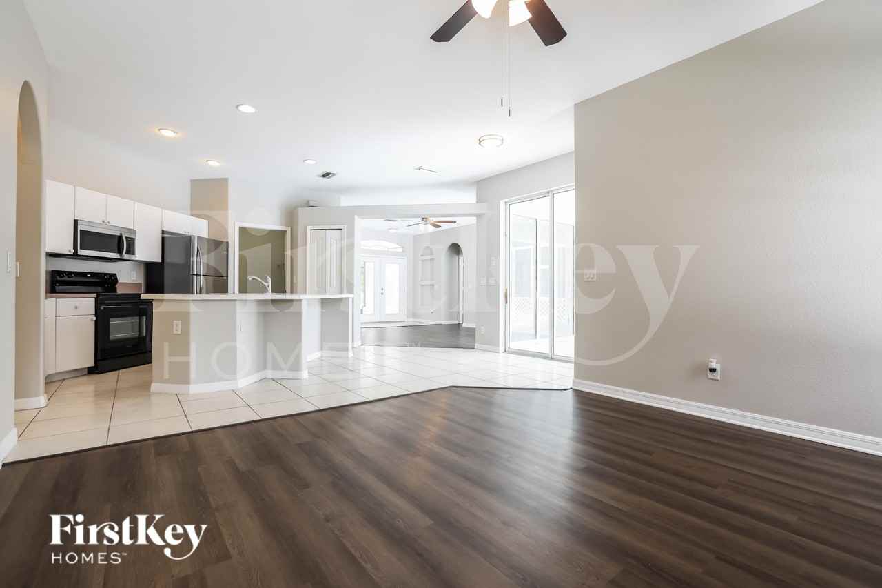 1862 Vandalia Ave - Photo 5 of 16