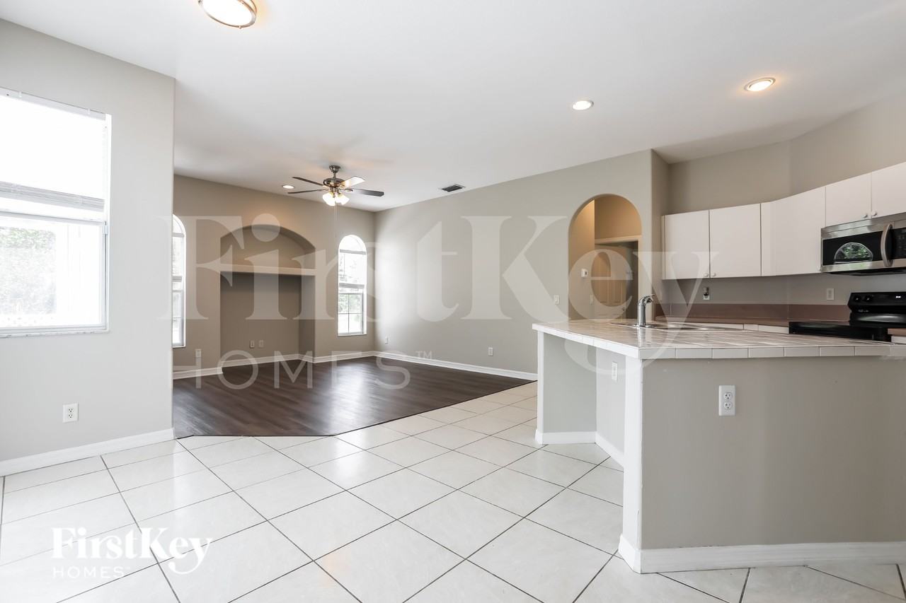 1862 Vandalia Ave - Photo 6 of 16