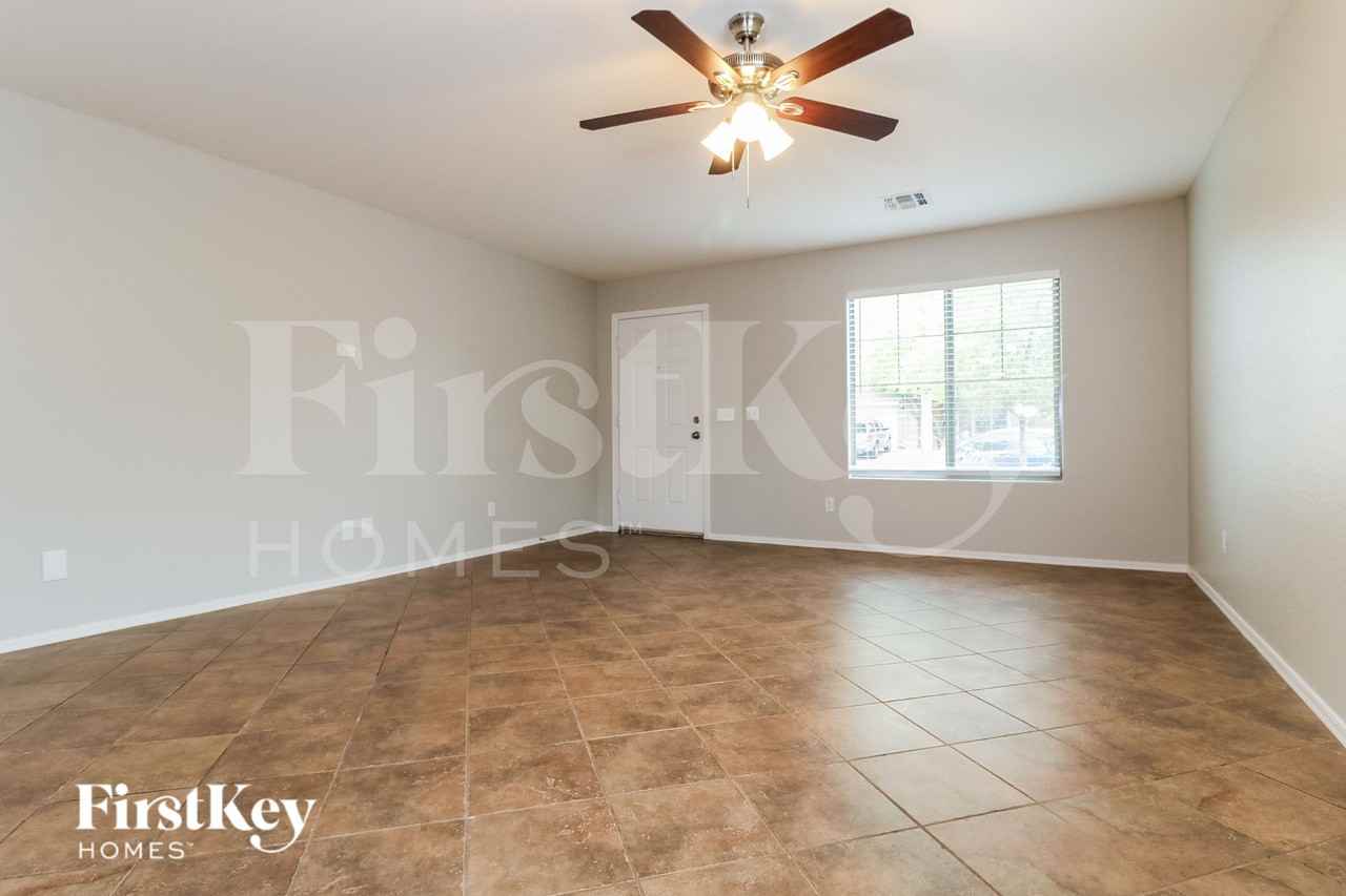 25795 W Twilight Ln - Photo 3 of 15