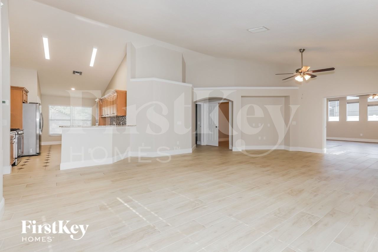 9402 Council Rock Ct - Photo 6 of 15