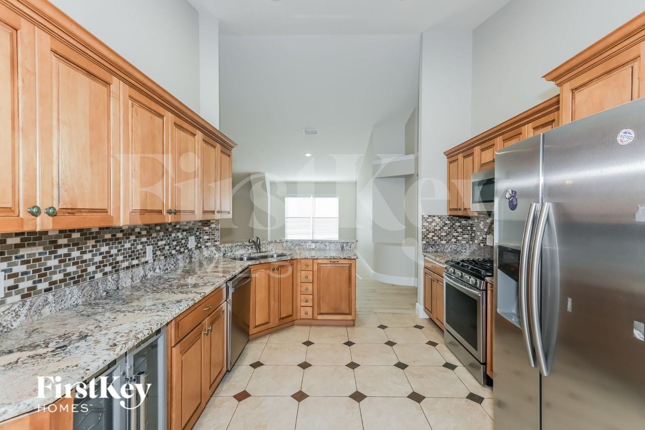 9402 Council Rock Ct - Photo 7 of 15