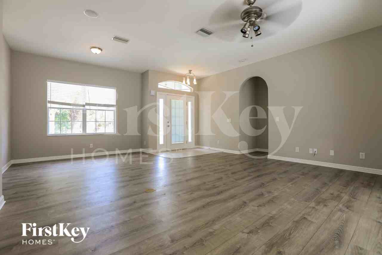 3773 Eagle Pass St - Photo 5 of 16