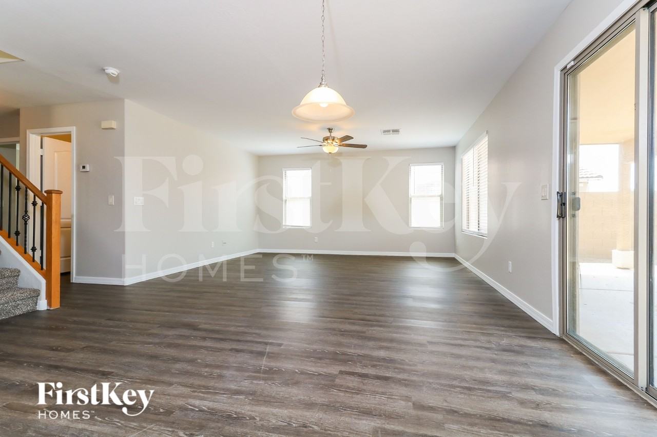 25029 W Vista Norte St - Photo 5 of 15