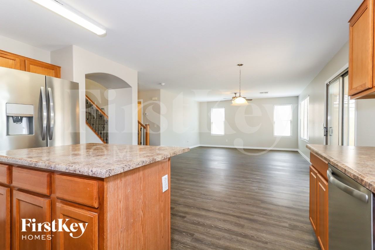 25029 W Vista Norte St - Photo 7 of 15