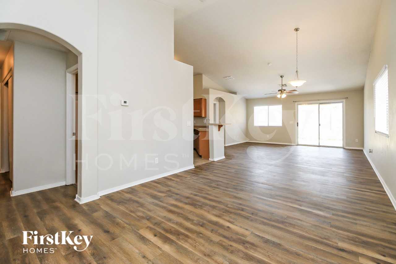7023 S 38th Dr - Photo 6 of 15