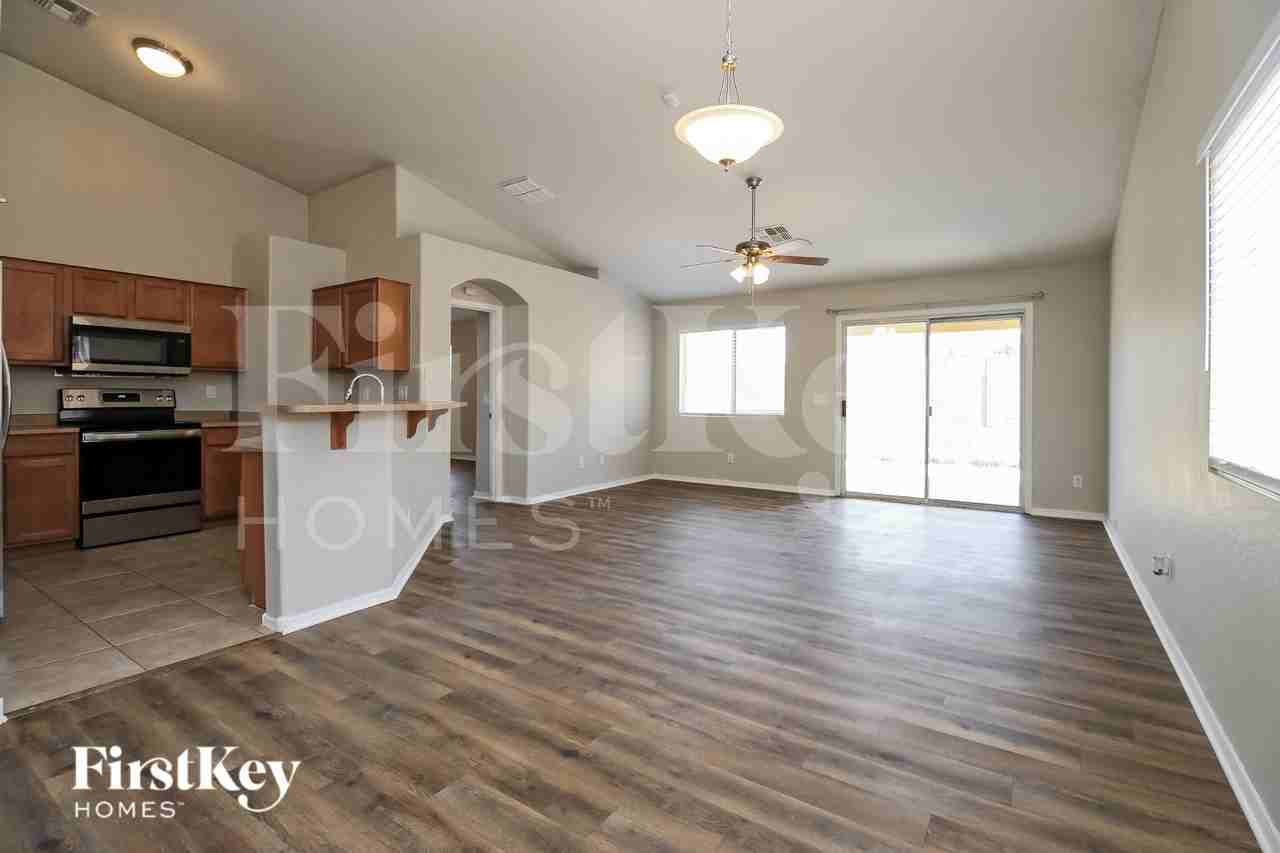 7023 S 38th Dr - Photo 7 of 15