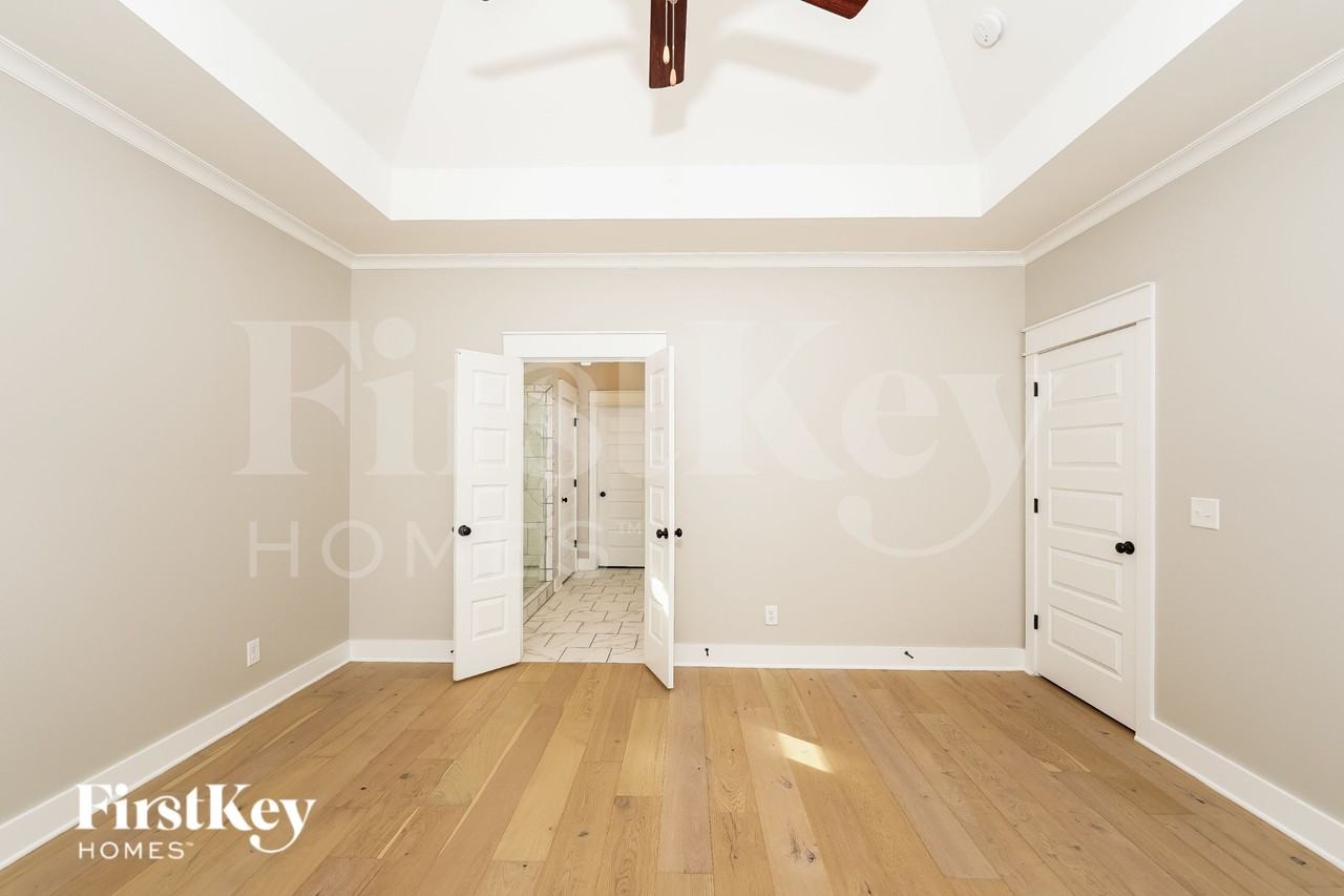 1320 Shades Ter - Photo 7 of 15