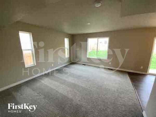 10741 Luneth Dr - Photo 2 of 10
