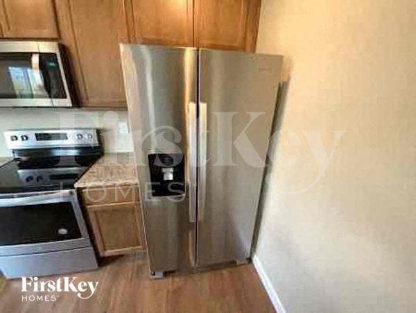 10741 Luneth Dr - Photo 4 of 10