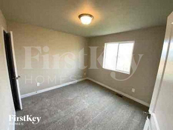 10741 Luneth Dr - Photo 6 of 10