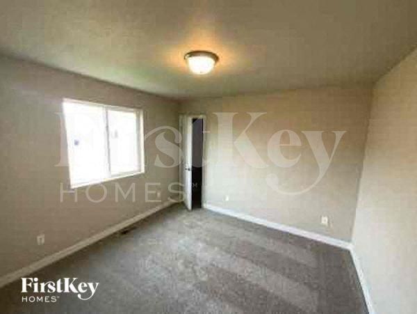 10741 Luneth Dr - Photo 7 of 10