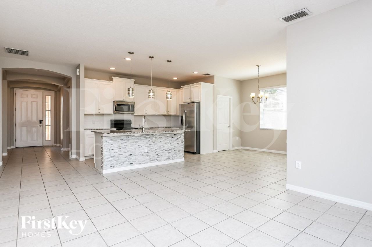 2251 Crofton Ave - Photo 4 of 17