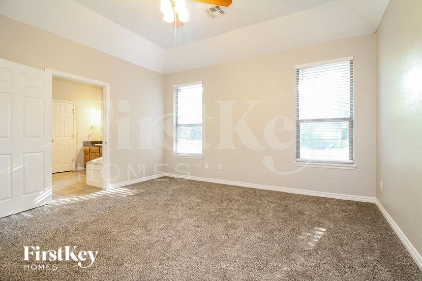 4200 Mackenzie Dr - Photo 7 of 15