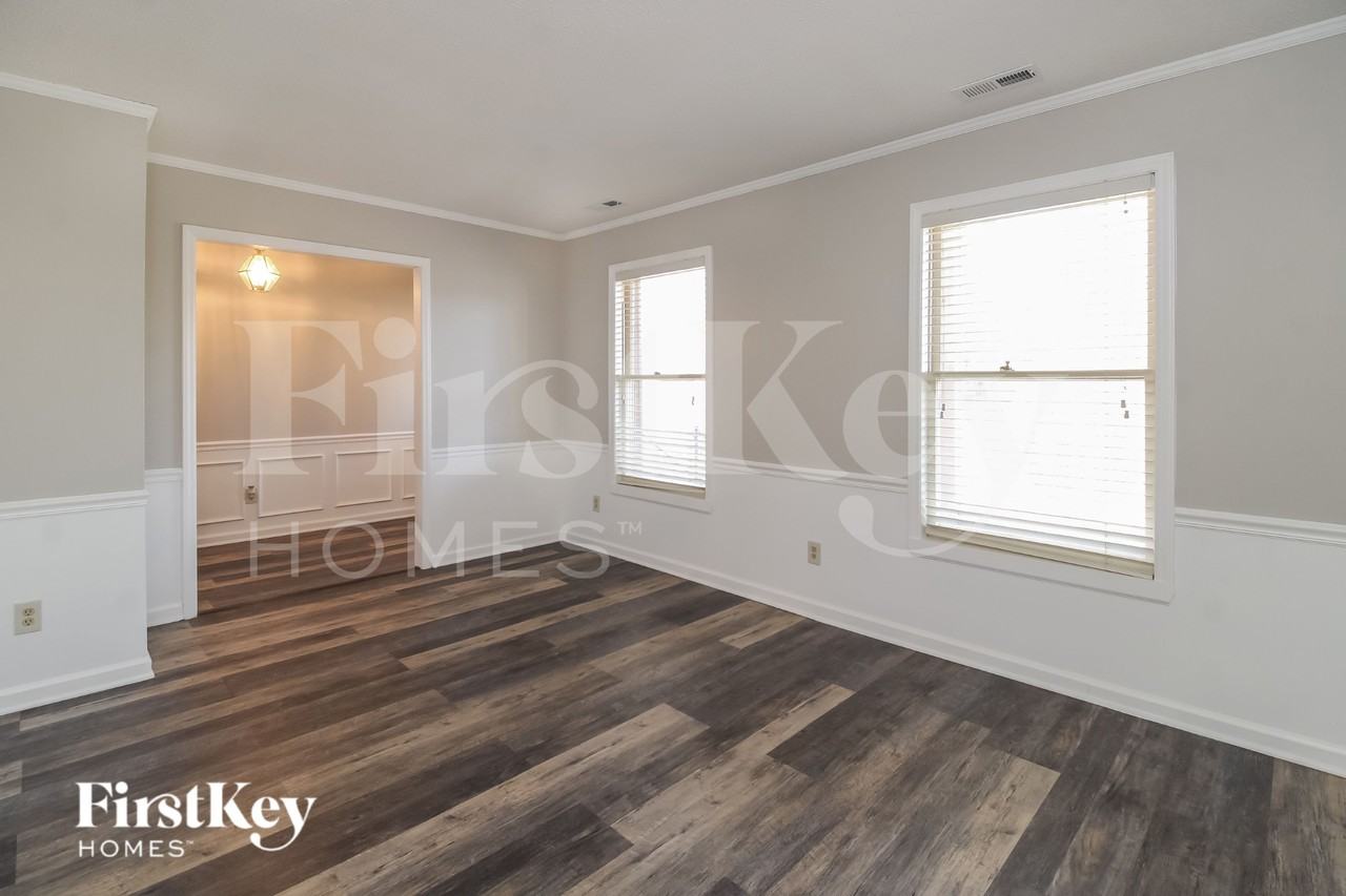 7808 Beech Forest Rd - Photo 2 of 15