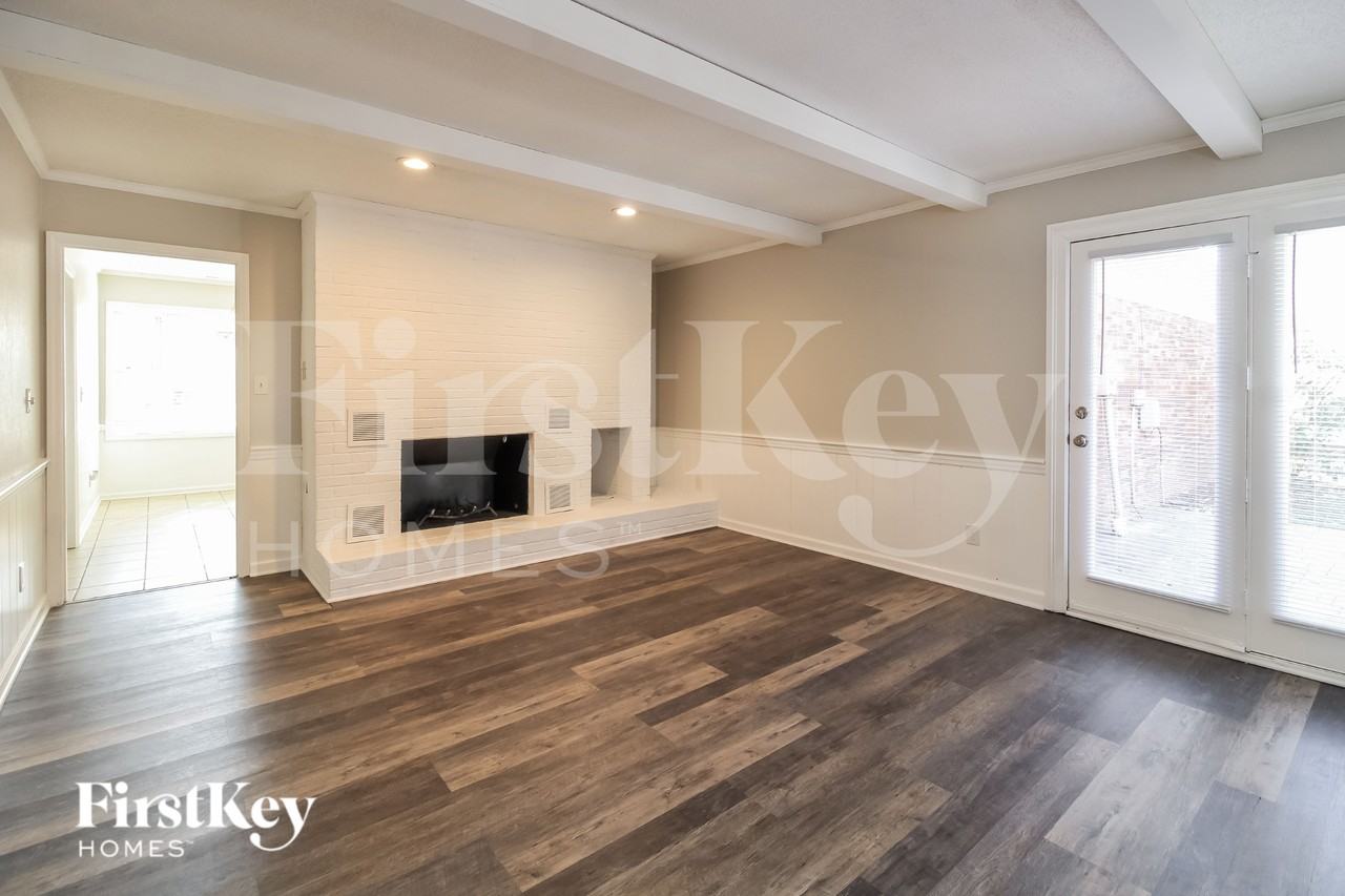 7808 Beech Forest Rd - Photo 7 of 15