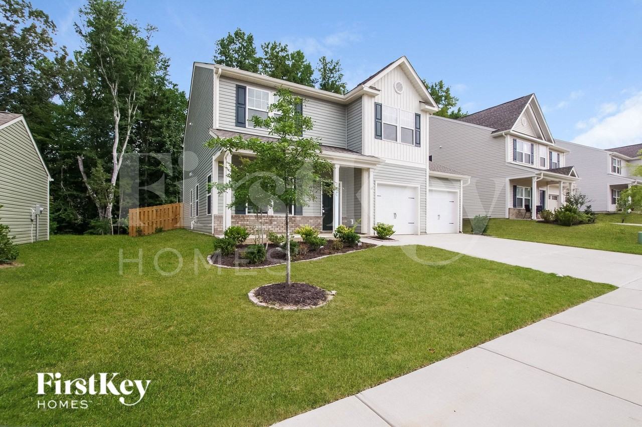 4208 Stockbrook Dr - Photo 2 of 15