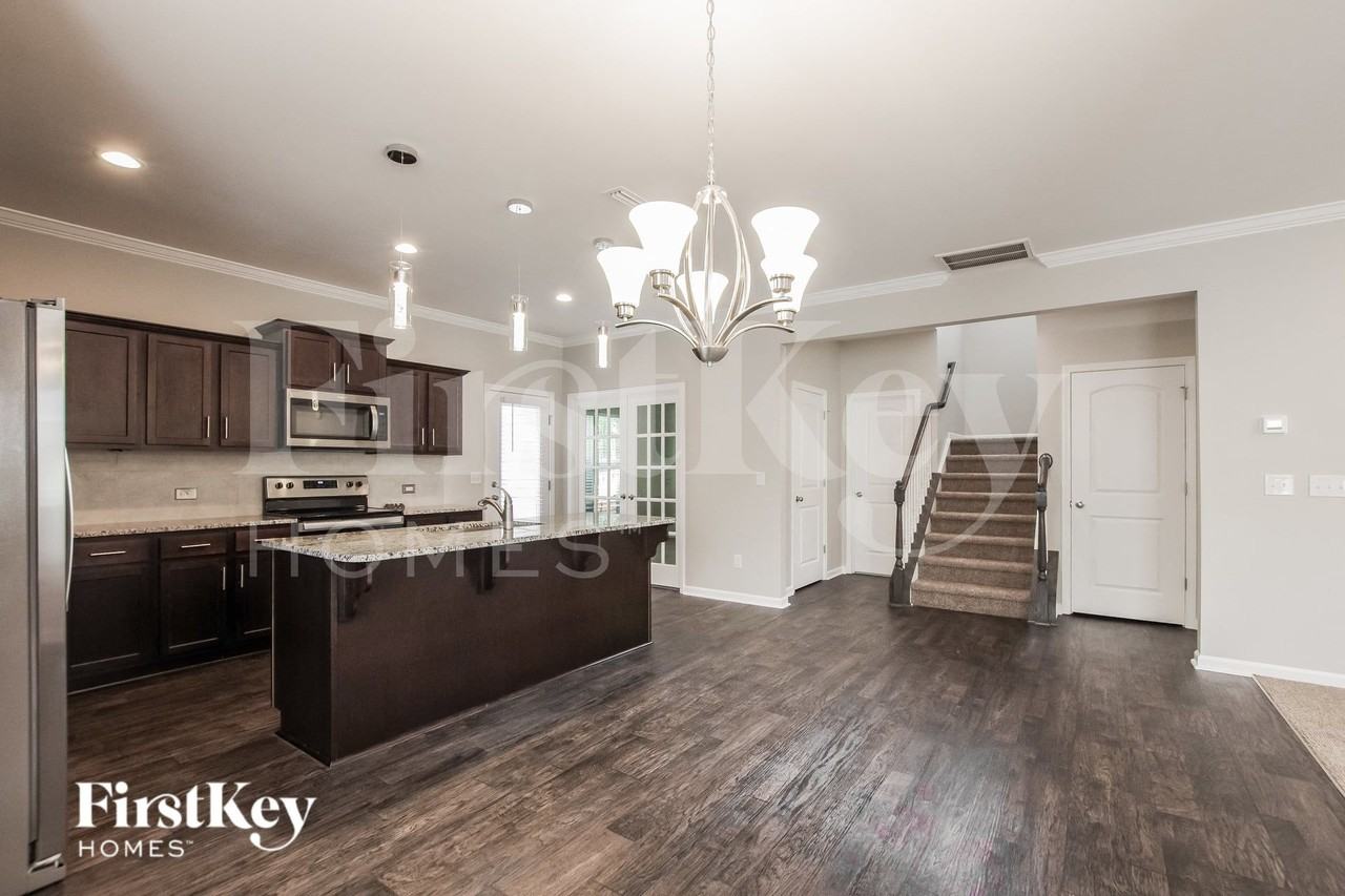 4208 Stockbrook Dr - Photo 6 of 15