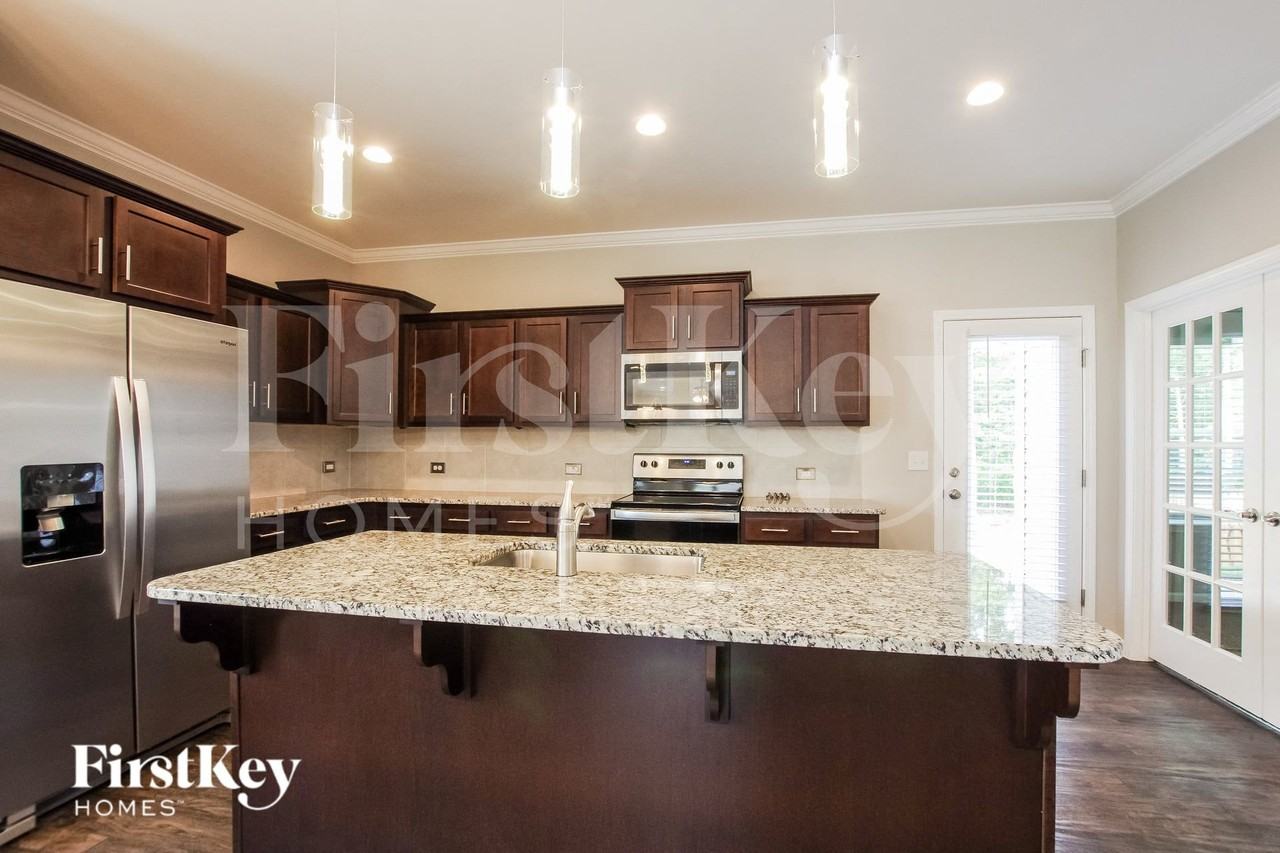 4208 Stockbrook Dr - Photo 7 of 15